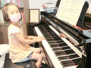 ピアノレッスンで自分で考えて行動する力が育つ♪ 帝塚山・姫松すぐ小学生もぐんぐん成長！体験レッスン実施中